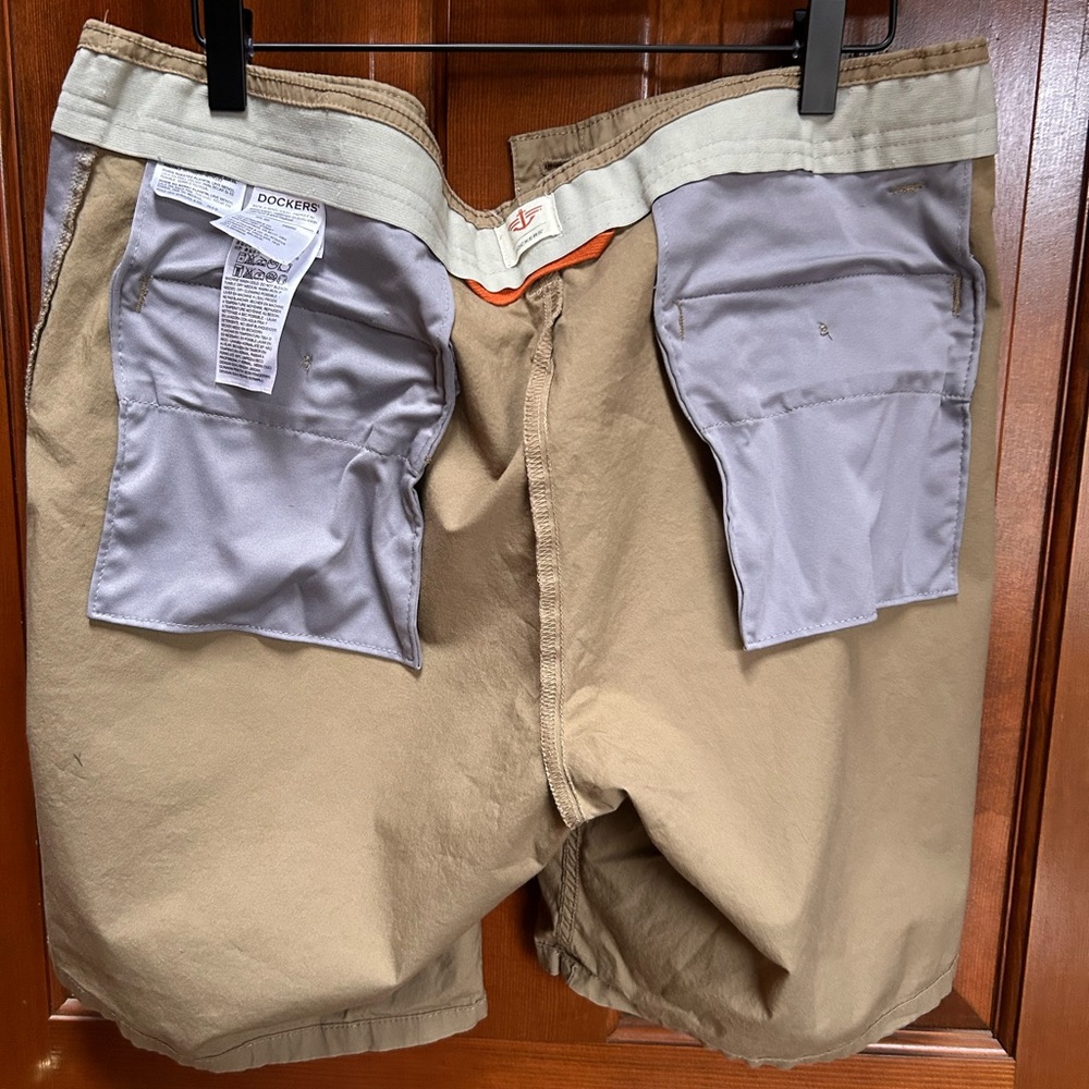 Dockers Men's Khaki Cargo Shorts - Picture 11 of 12